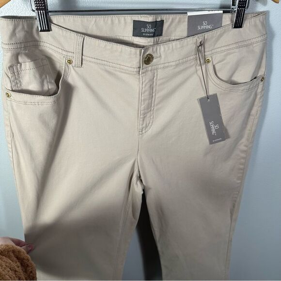 So Slimming By Chico’s New Khaki Slim Leg Pants NWT Size US 12 Coastal Basic - Picture 3 of 16